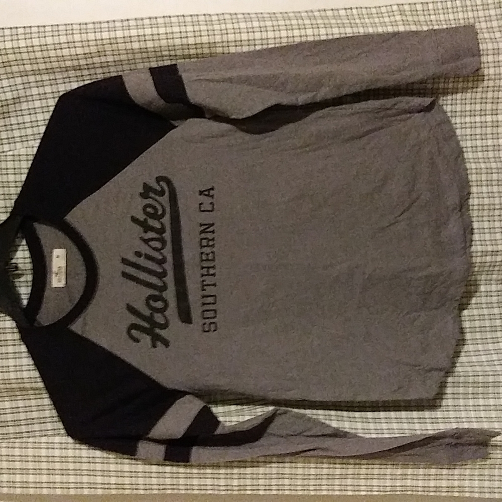 Hollister Shirt.  Size M.    B11